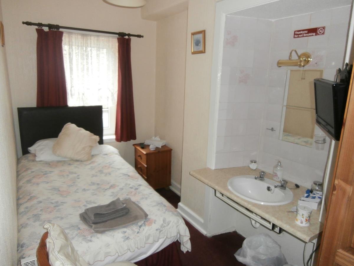 Monorene Guest House Галашилс Экстерьер фото